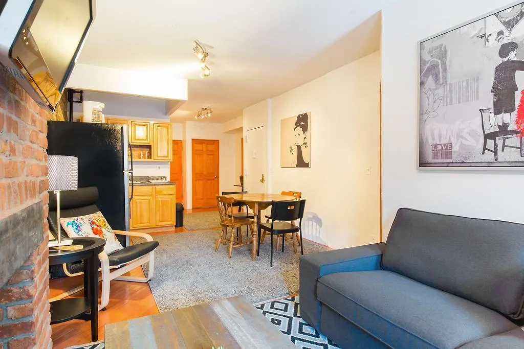 Spacious Apt Close To 9Th Avenue New York